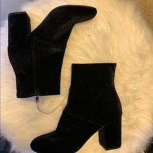 American Eagle Sock booties